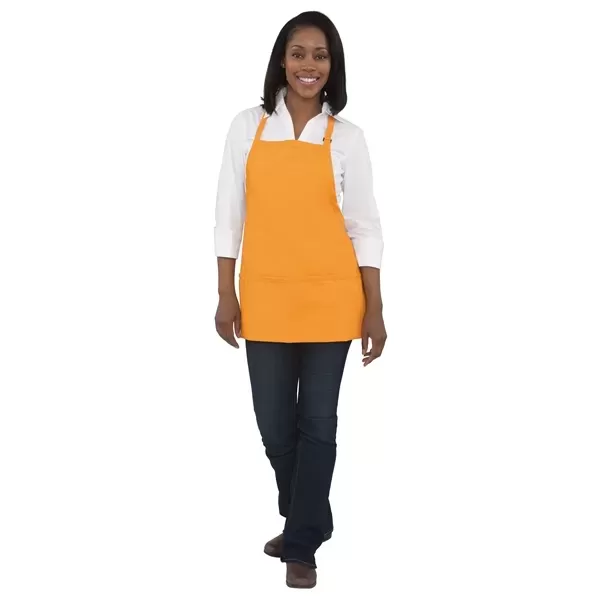 Mid-length apron measuring 28