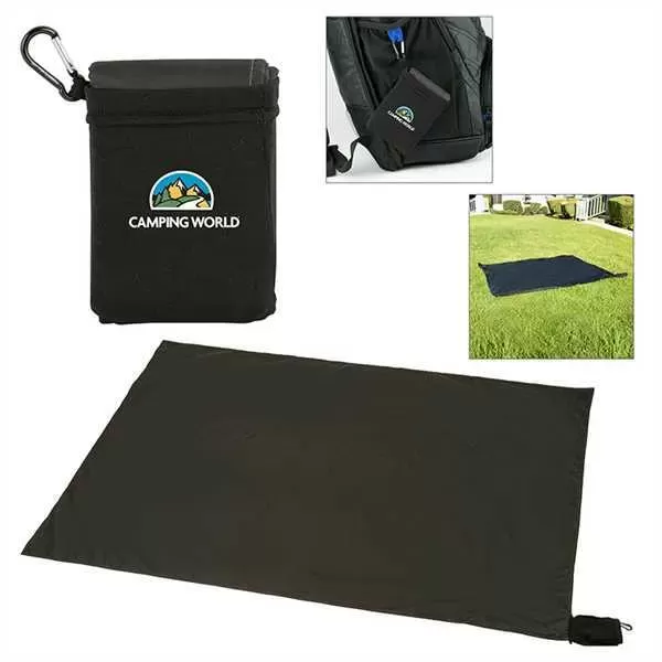 Double-sided polyester fold-up blanket