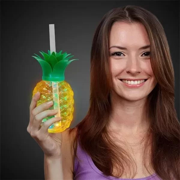 Plastic pineapple-shaped 16 ounce