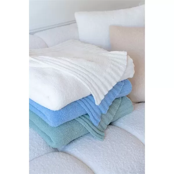 Plush, polyester throw blanket