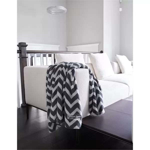 Plush, polyester throw blanket