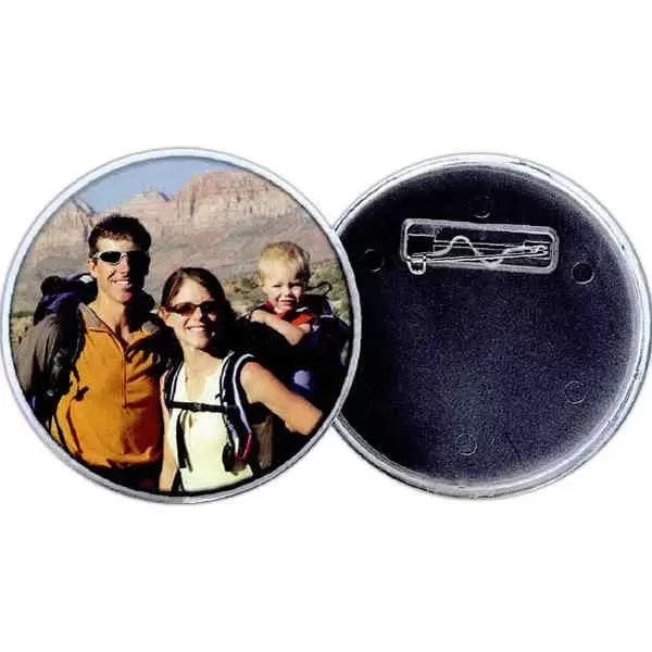 Snap-in pinback button with
